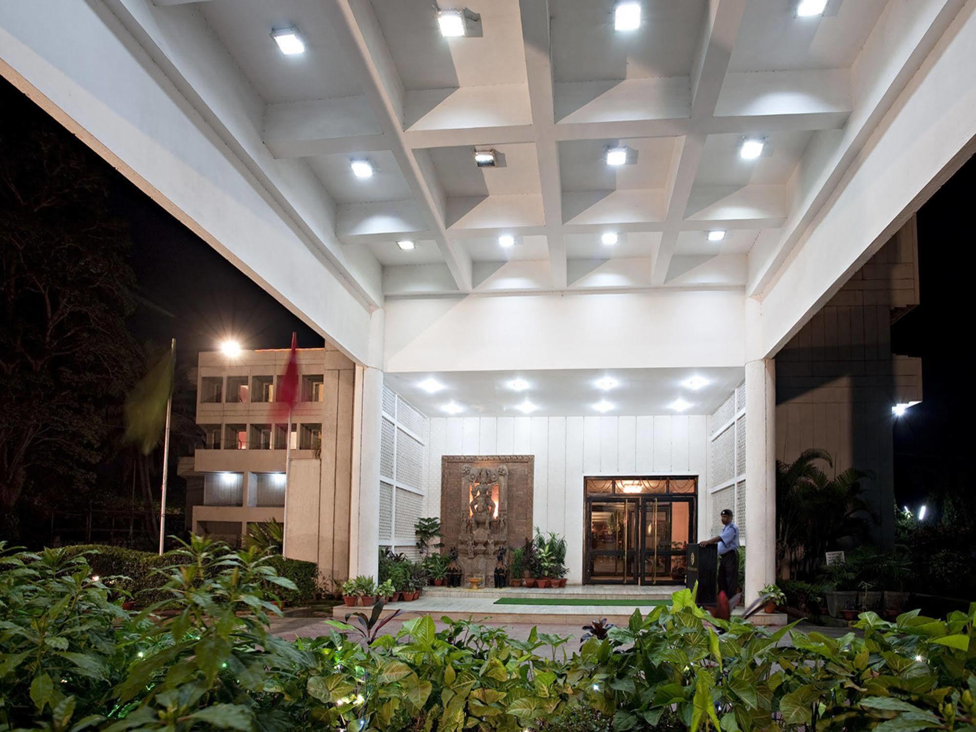 Hotel Kalinga Ashok Bhubaneswar Buitenkant foto