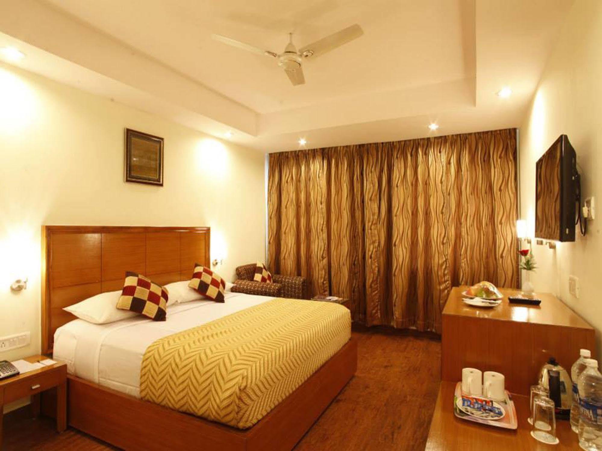 Hotel Kalinga Ashok Bhubaneswar Buitenkant foto