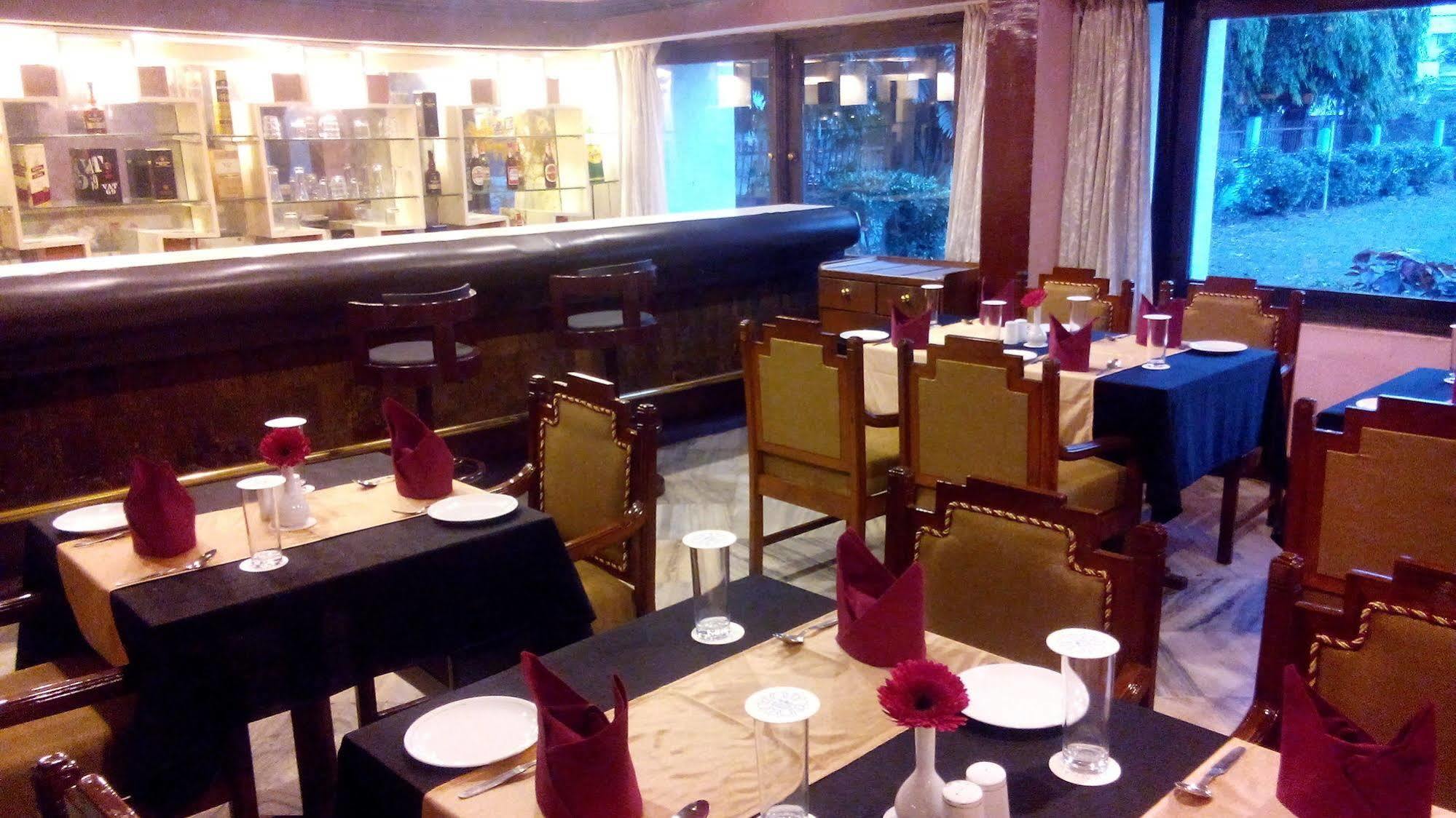 Hotel Kalinga Ashok Bhubaneswar Buitenkant foto