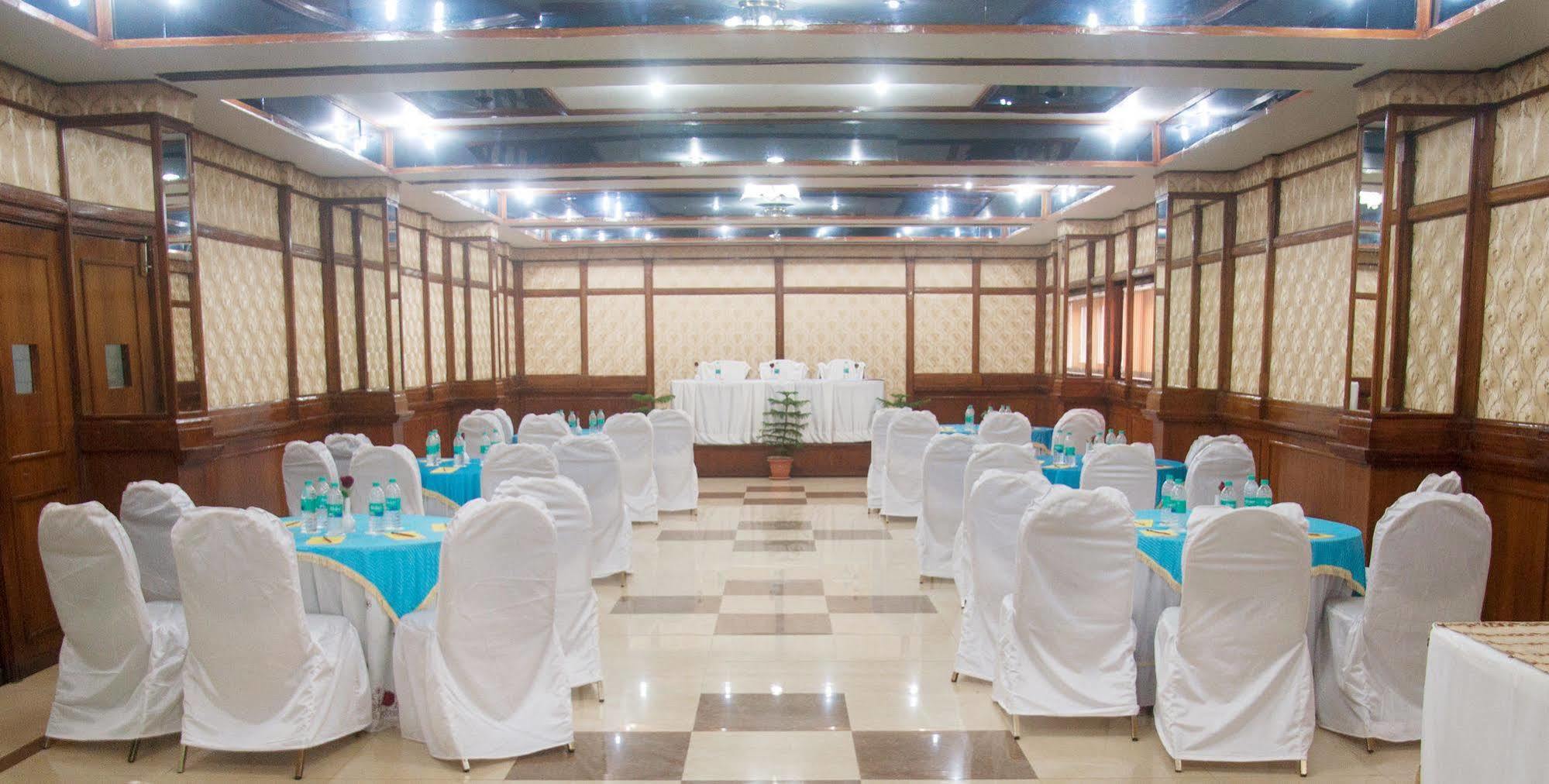 Hotel Kalinga Ashok Bhubaneswar Buitenkant foto